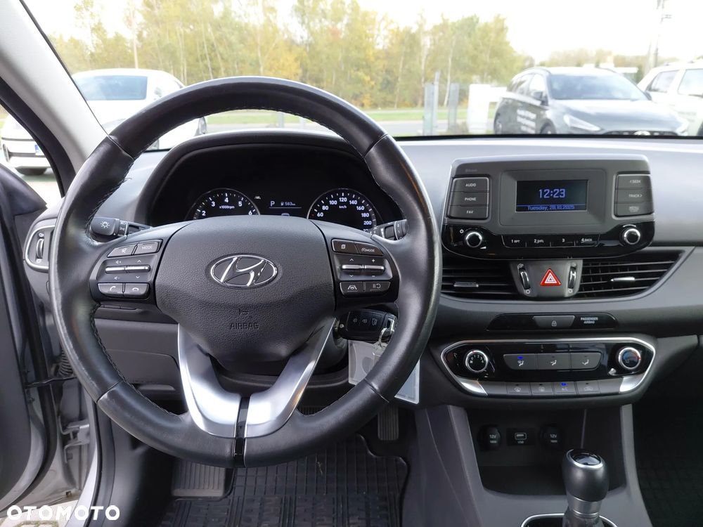 Hyundai i30 1.0 T-GDI Classic + DCT - 13