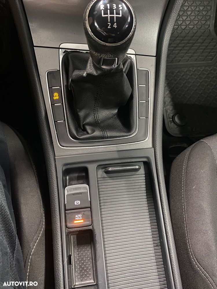 Volkswagen Golf 1.6 TDI BMT Comfortline - 19