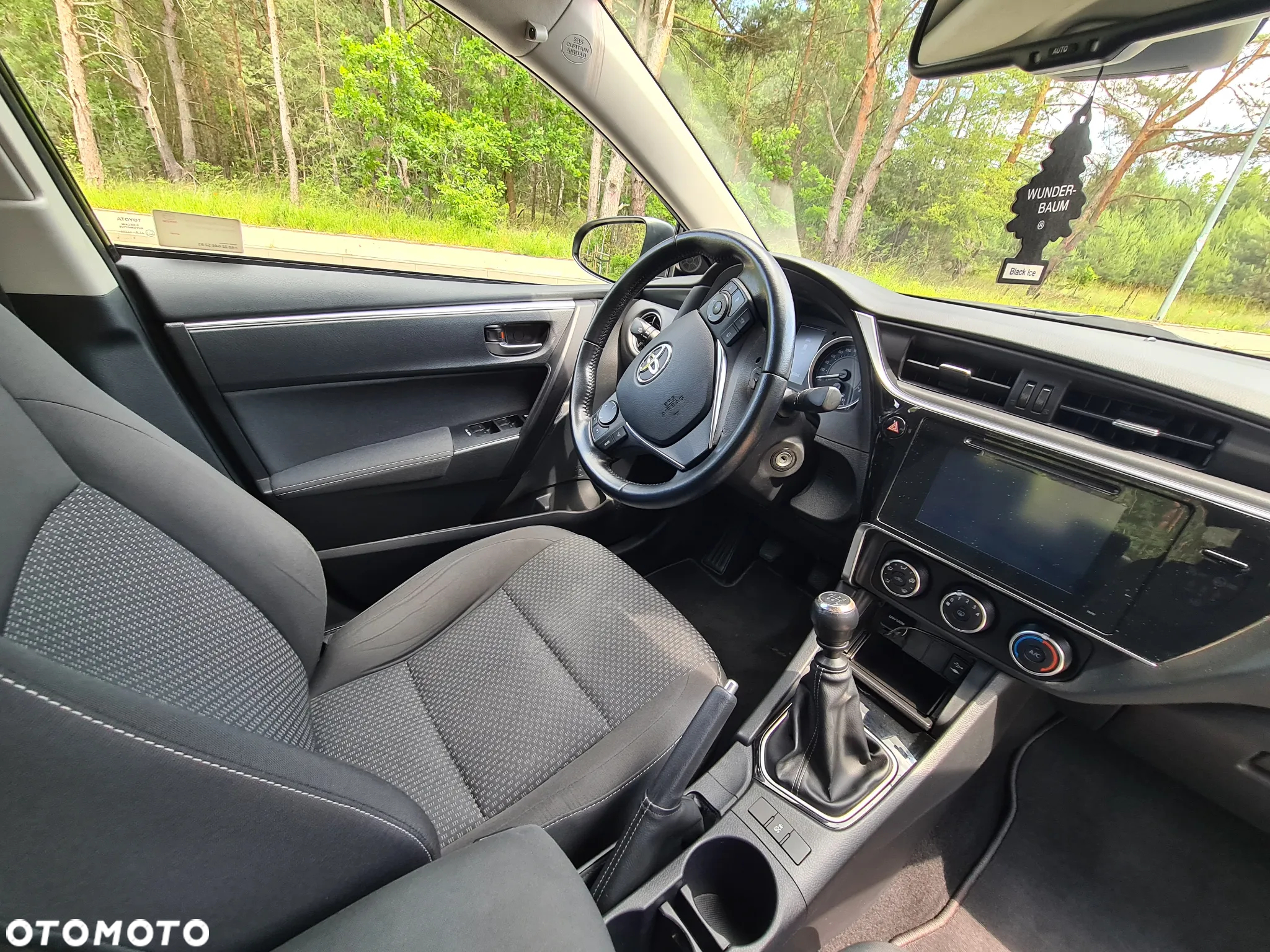 Toyota Corolla 1.6 Classic Plus - 19