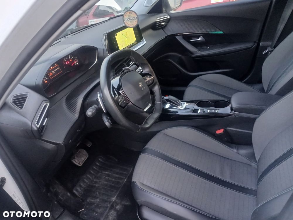 Peugeot 2008 - 10