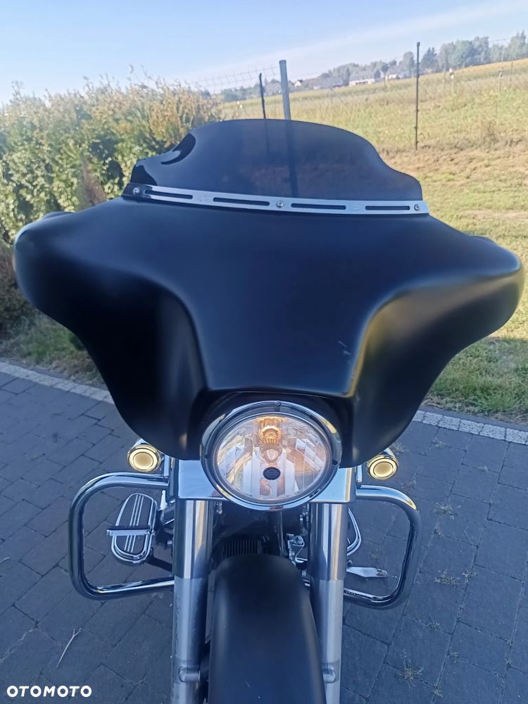 Harley-Davidson Touring Street Glide - 22