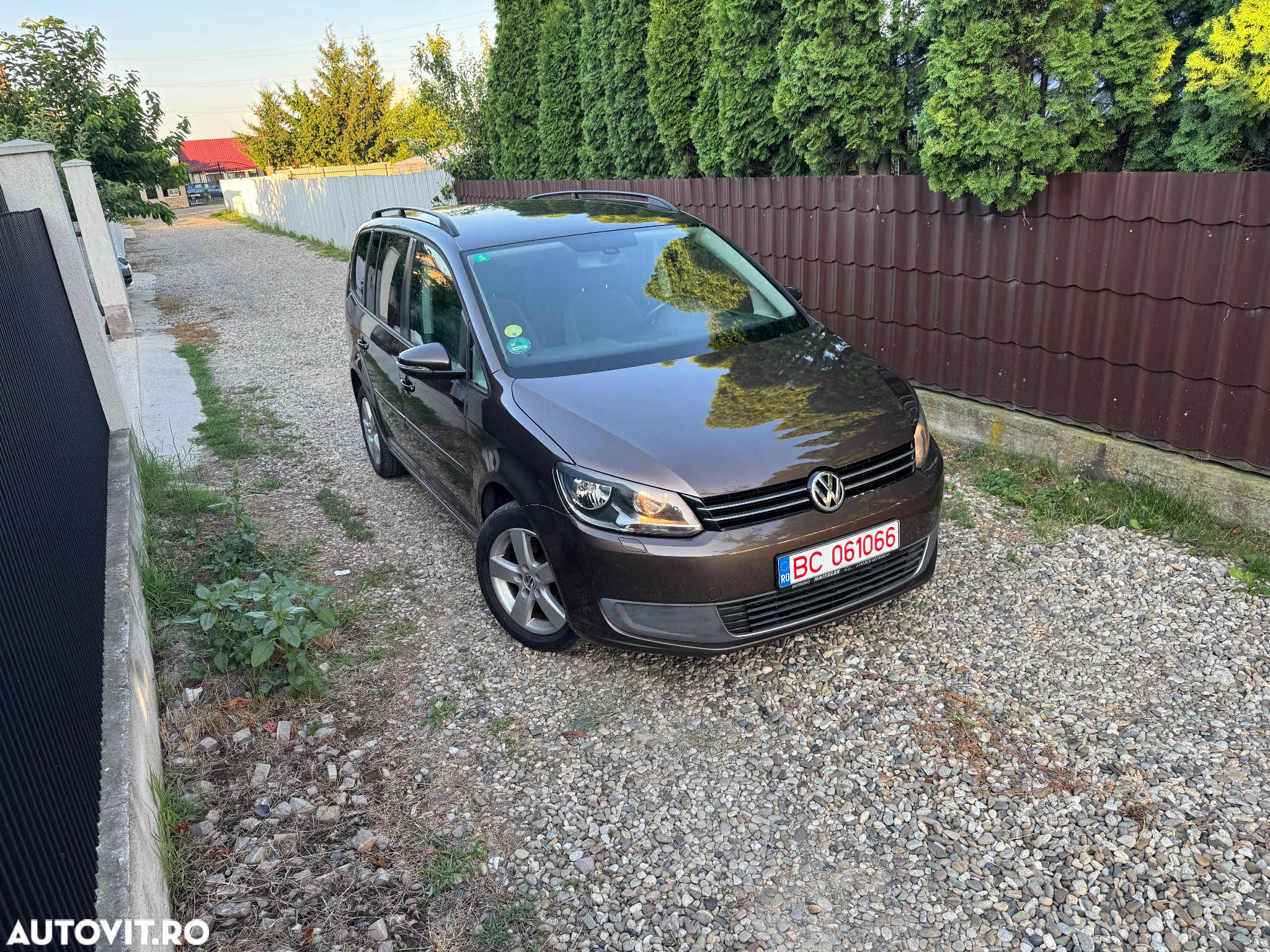 Volkswagen Touran 2.0 TDI DPF Comfortline - 9