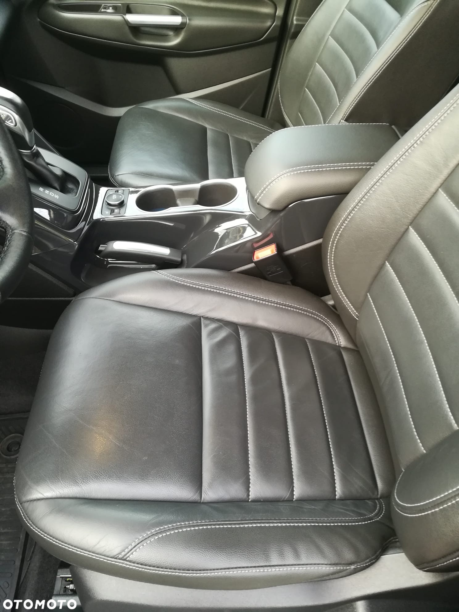 Ford Kuga 1.6 EcoBoost 4WD Titanium - 8