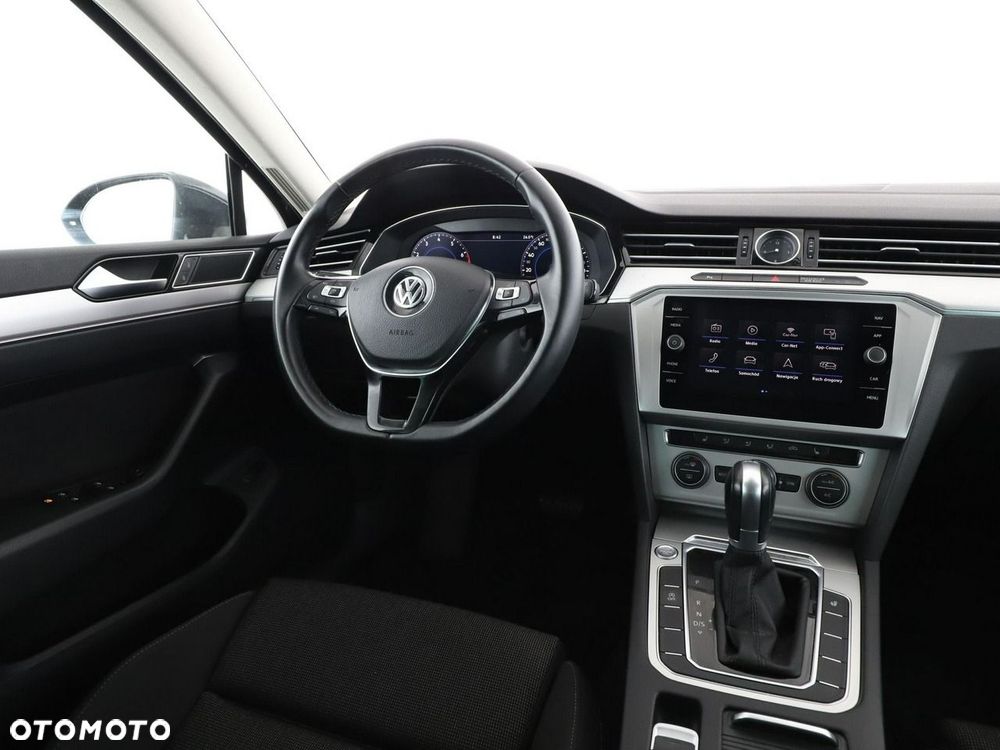 Volkswagen Passat - 17