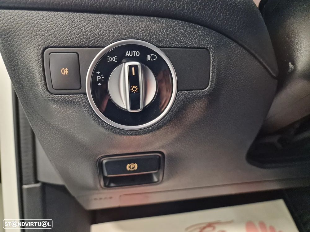 Mercedes-Benz A 180 d AMG Line - 45