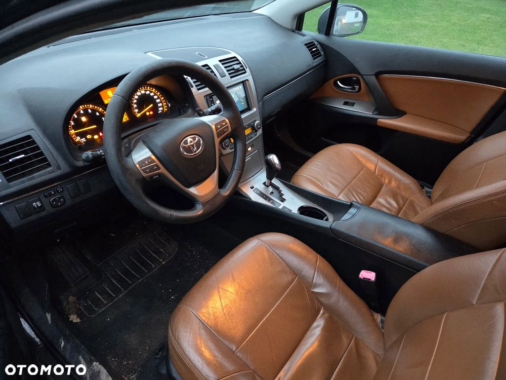 Toyota Avensis 1.8 Multidrive Business Edition - 10