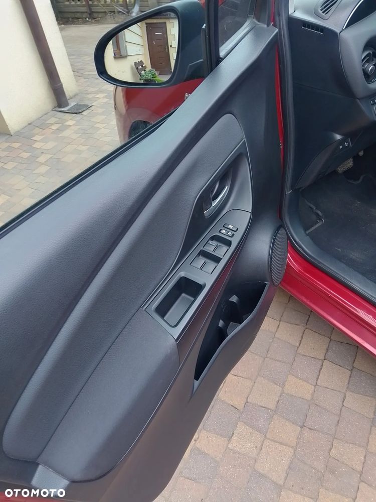 Toyota Yaris Hybrid 100 Dynamic - 15