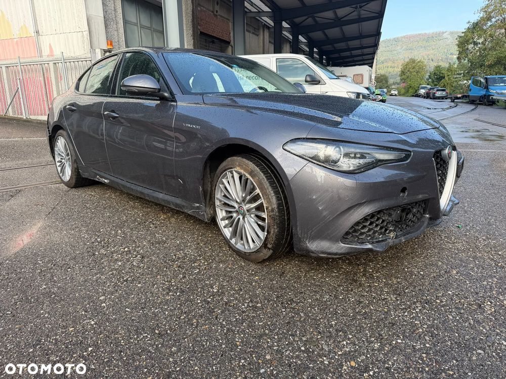 Alfa Romeo Giulia - 2