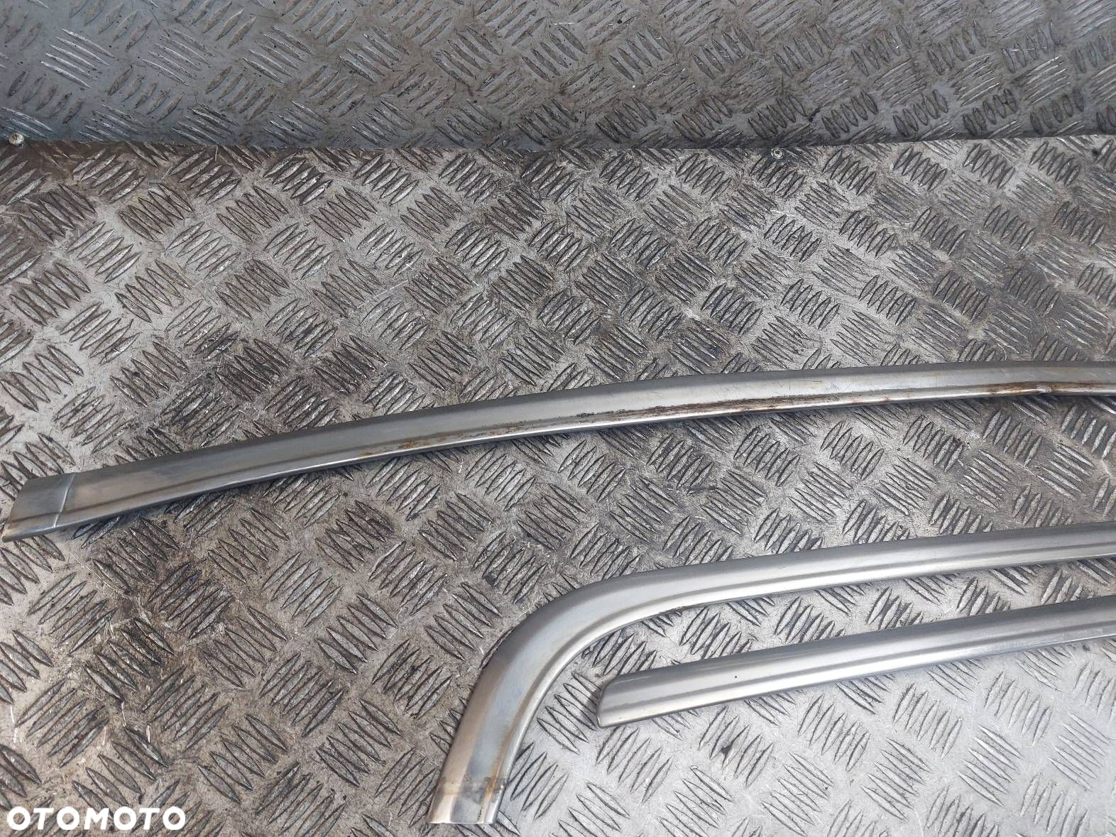 LISTWA OZDOBNA ZDERZAKA TYŁ CHROM AUDI 80 B3 SEDAN - 3