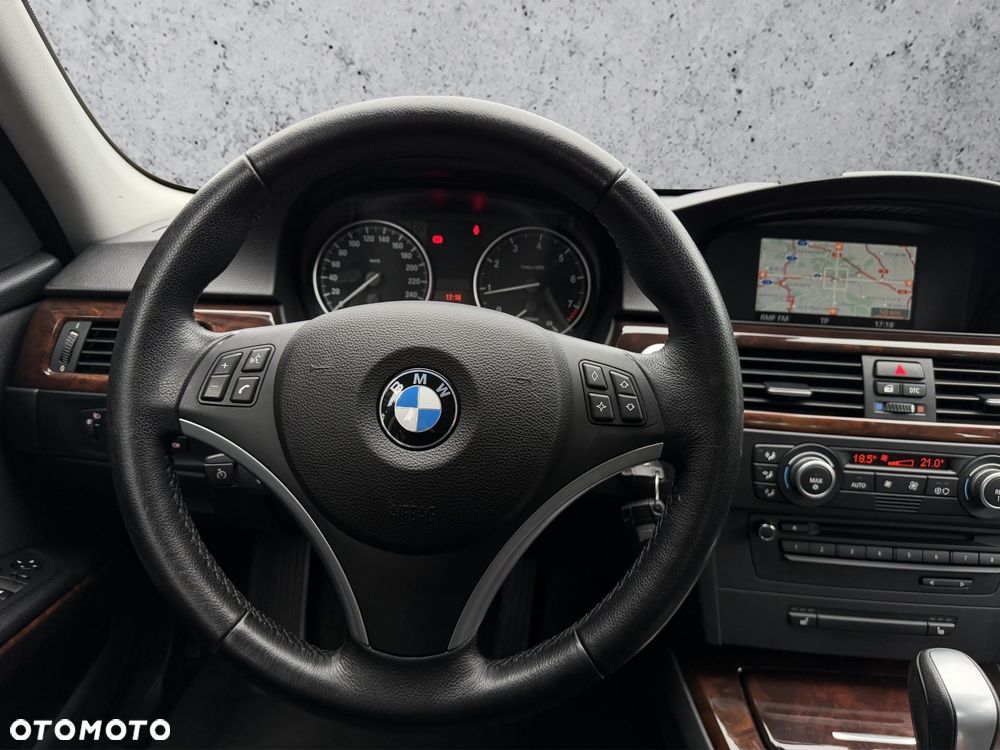 BMW Seria 3 320i Edition Exclusive - 12