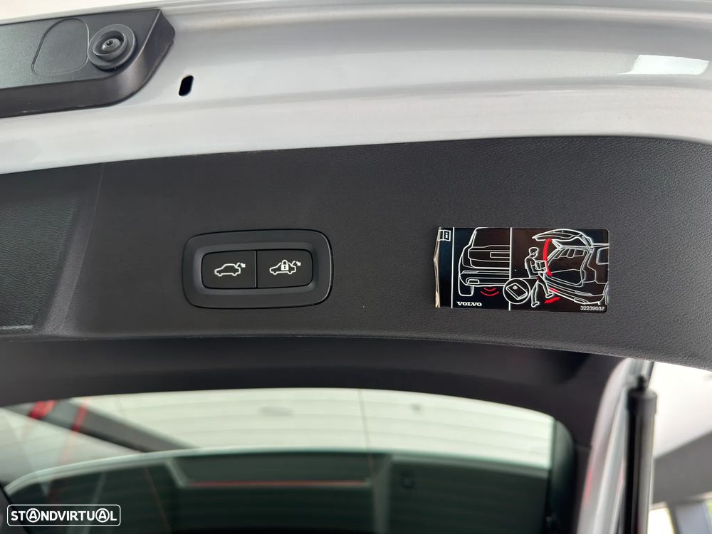 Volvo XC 40 1.5 T5 PHEV Inscription Expression — fotografia 34