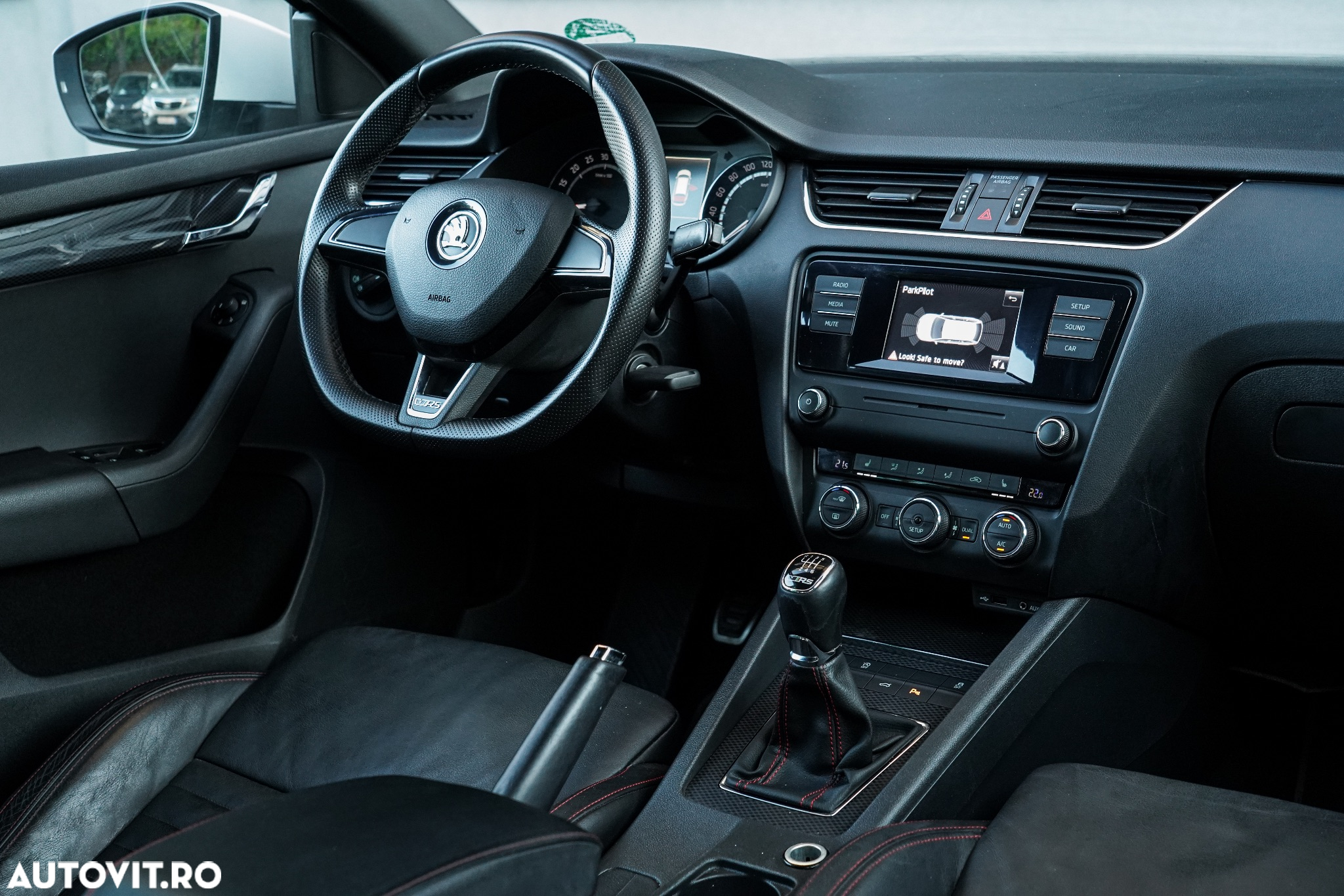 Skoda Octavia Combi 2.0 TDI RS - 12