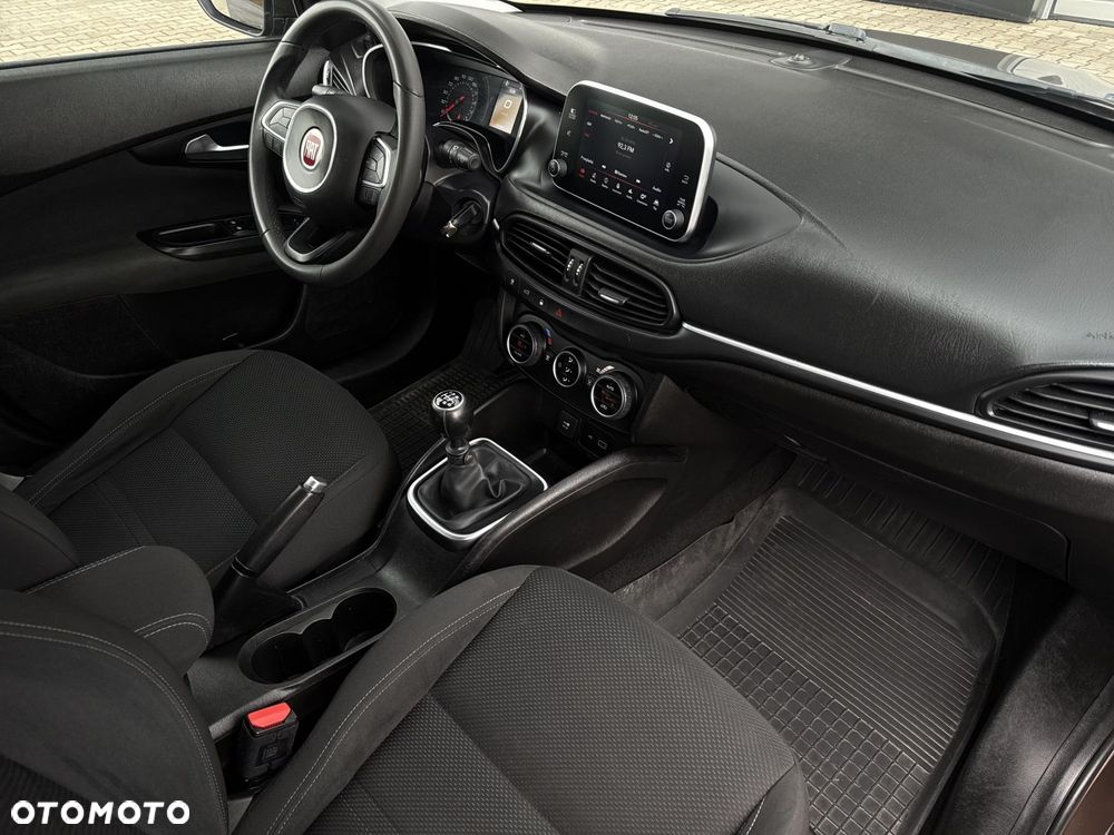 Fiat Tipo 1.4 16V Lounge EU6d - 13