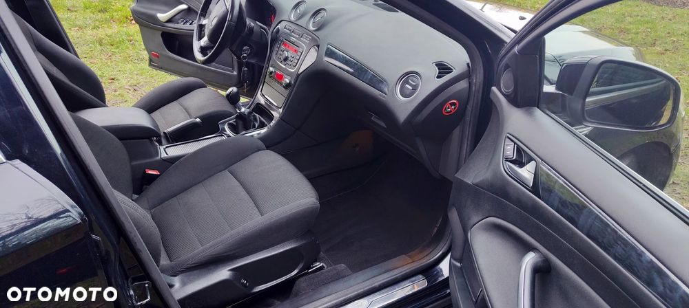 Ford Mondeo - 23