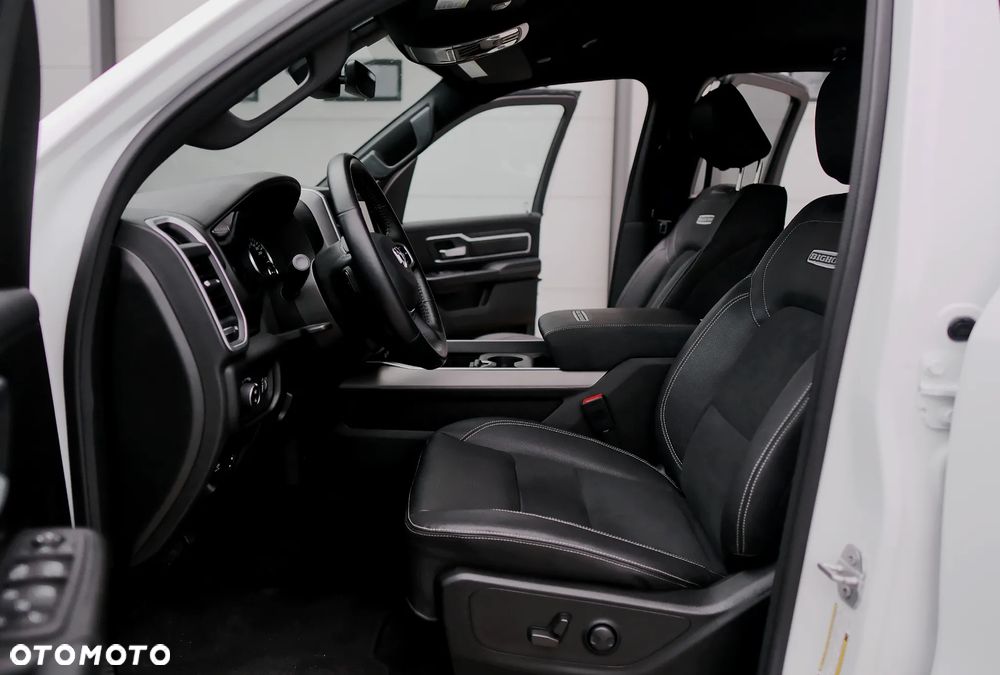 RAM 1500 Crew Cab Shortbed Bighorn - 22