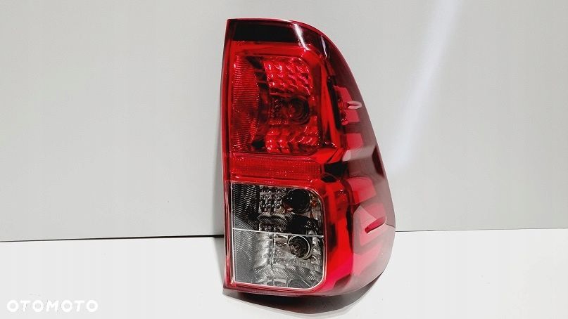 LAMPA TYŁ PRAWA TOYOTA HILUX VIII EUROPA - 1