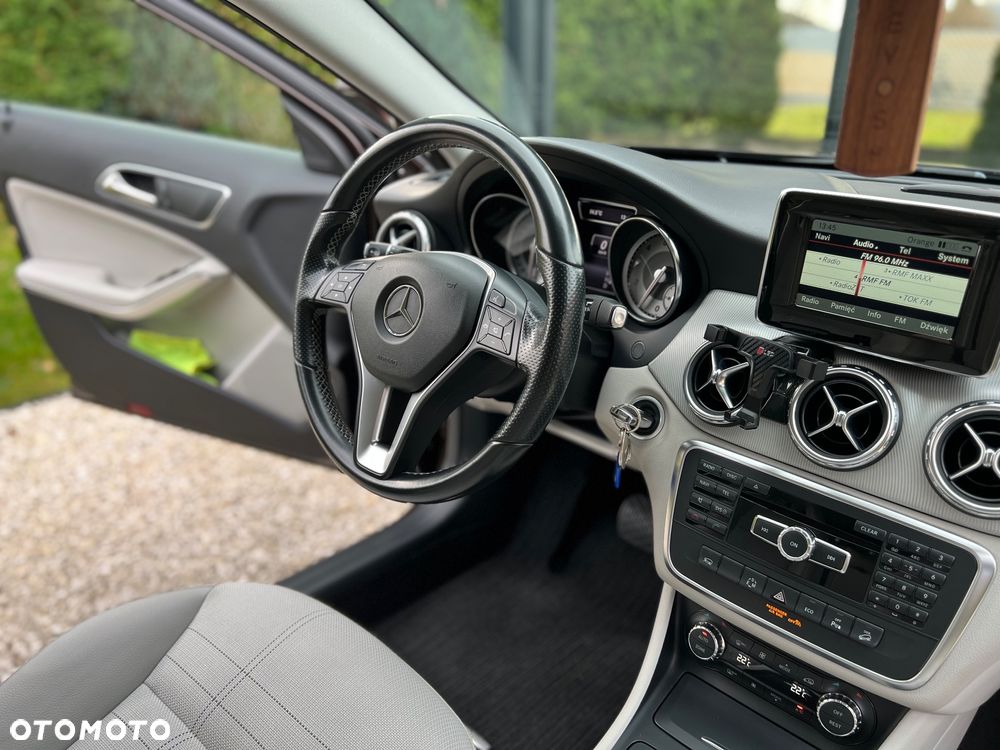 Mercedes-Benz GLA 250 4-Matic - 17