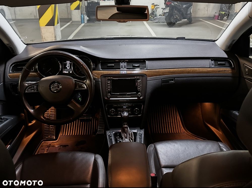 Skoda Superb 3.6 FSI 4x4 L&K DSG - 6