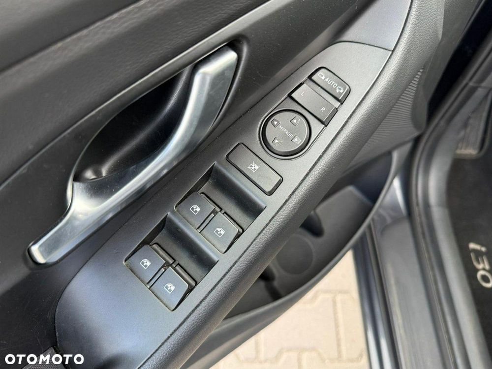 Hyundai i30 1.0 T-GDI Smart - 12