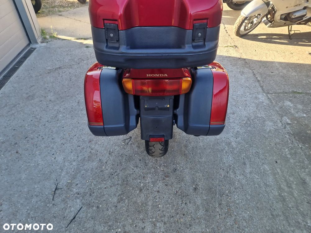 Honda ST - 8
