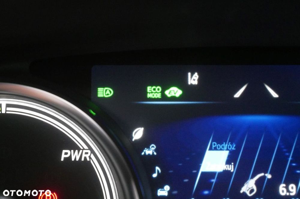 Toyota Camry 2.5 Hybrid Comfort CVT - 21