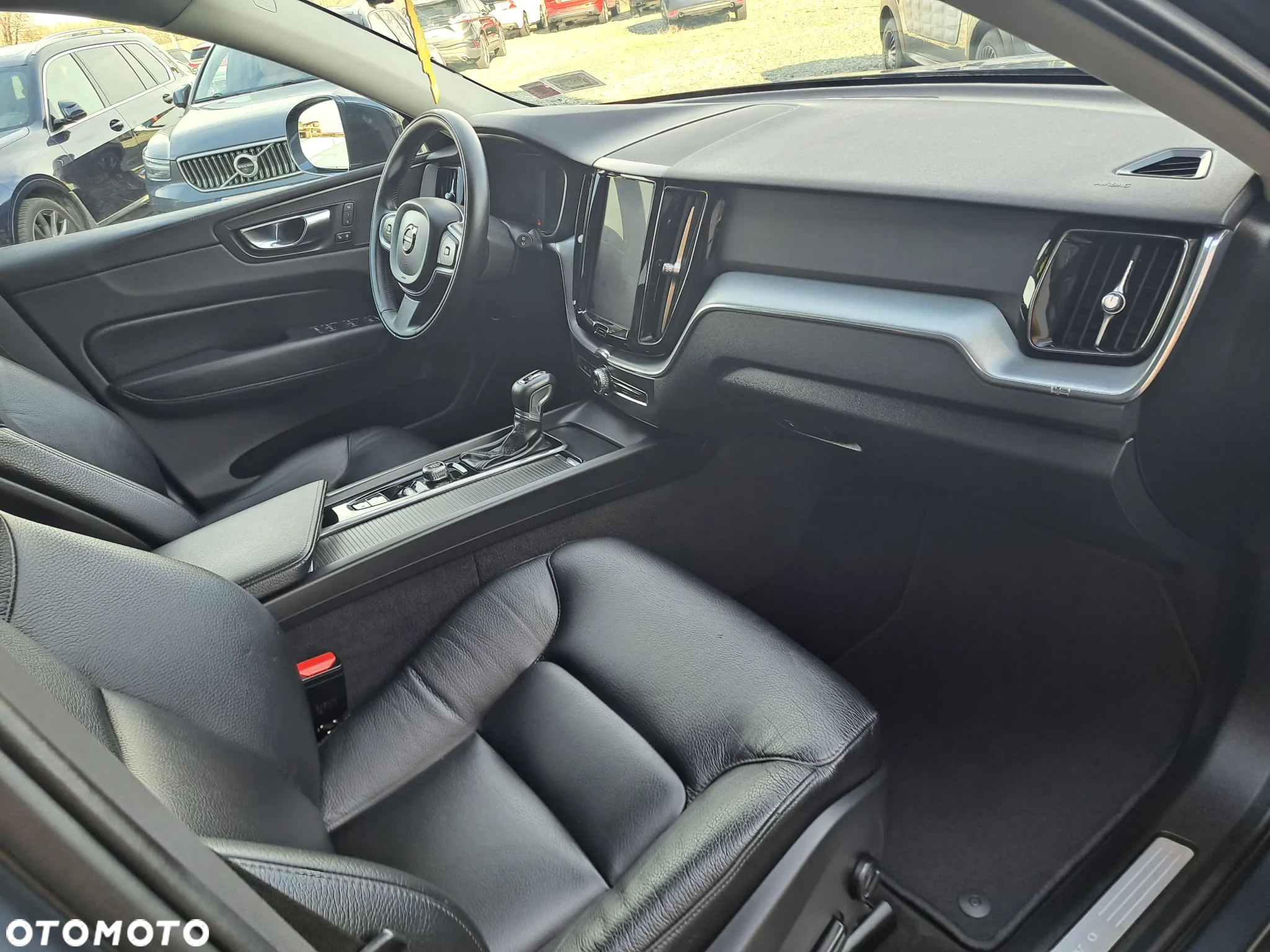 Volvo XC 60 T6 AWD Geartronic Momentum - 26