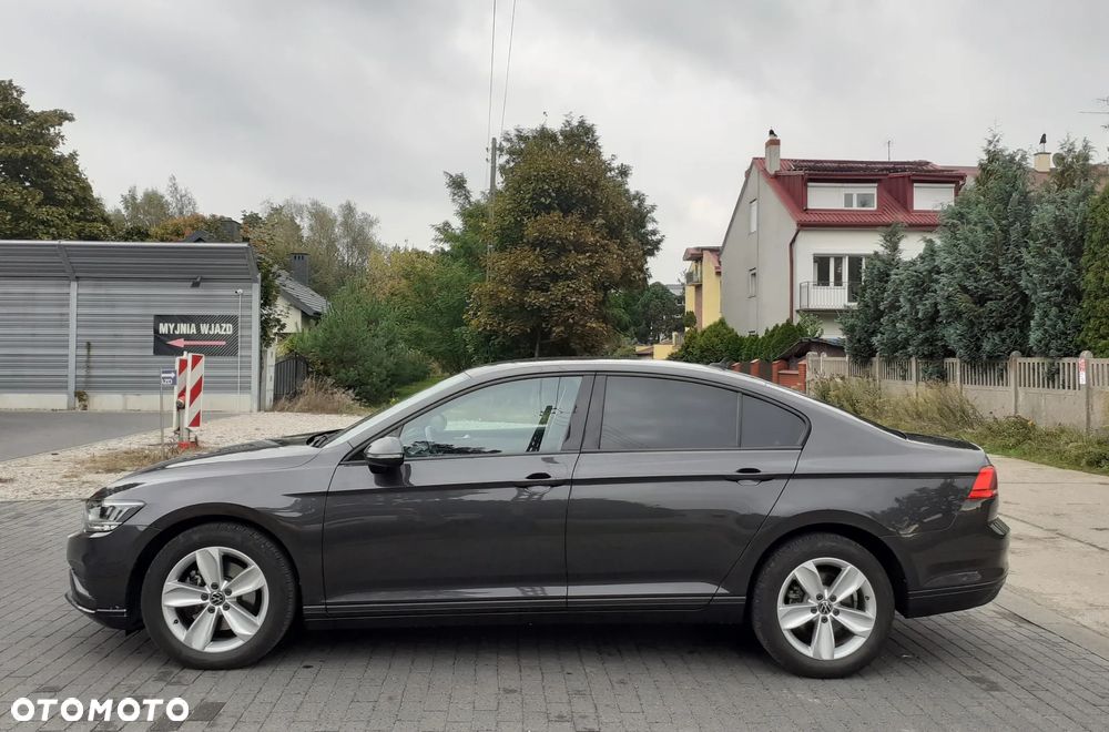 Volkswagen Passat - 2