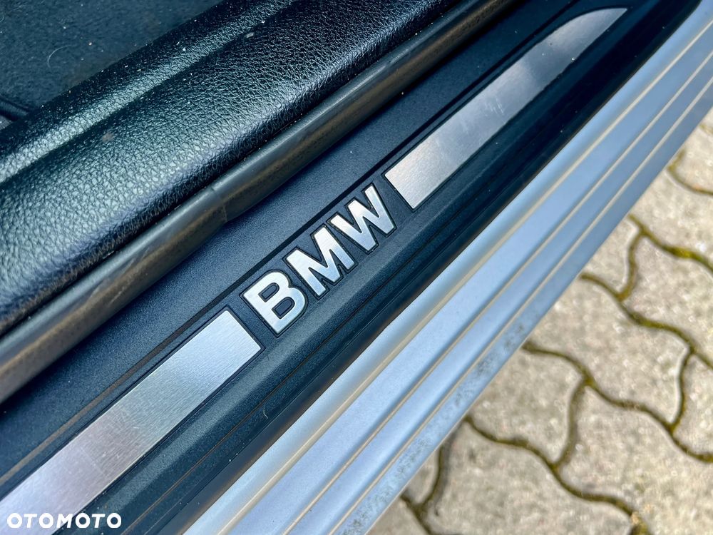 BMW Seria 5 528i xDrive - 25