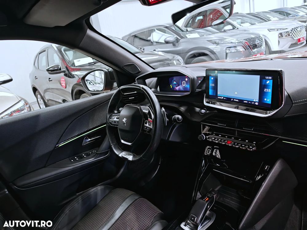Peugeot 2008 PureTech 130 EAT8 GT - 6