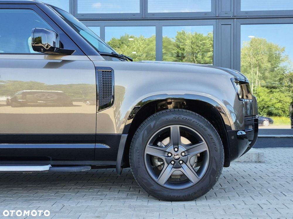 Land Rover Defender - 9