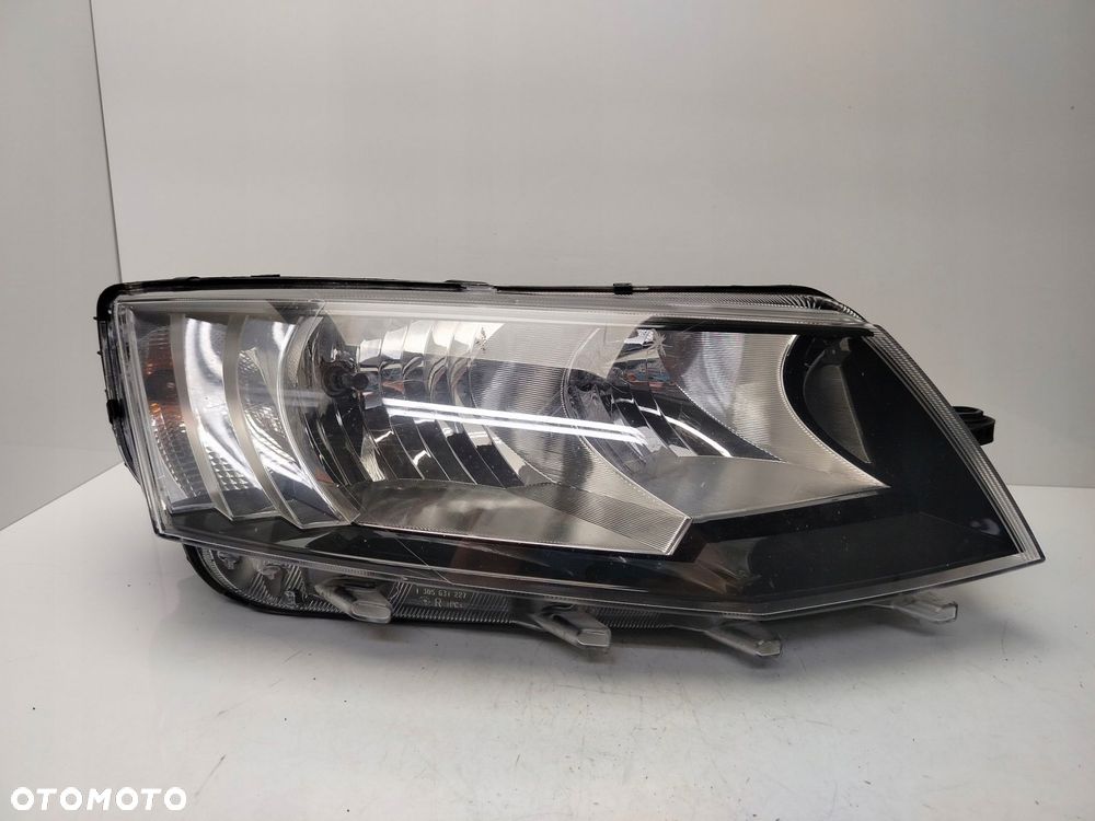 skoda octavia iii 12r- reflektor lampa prawy przód prawa przednia - 1