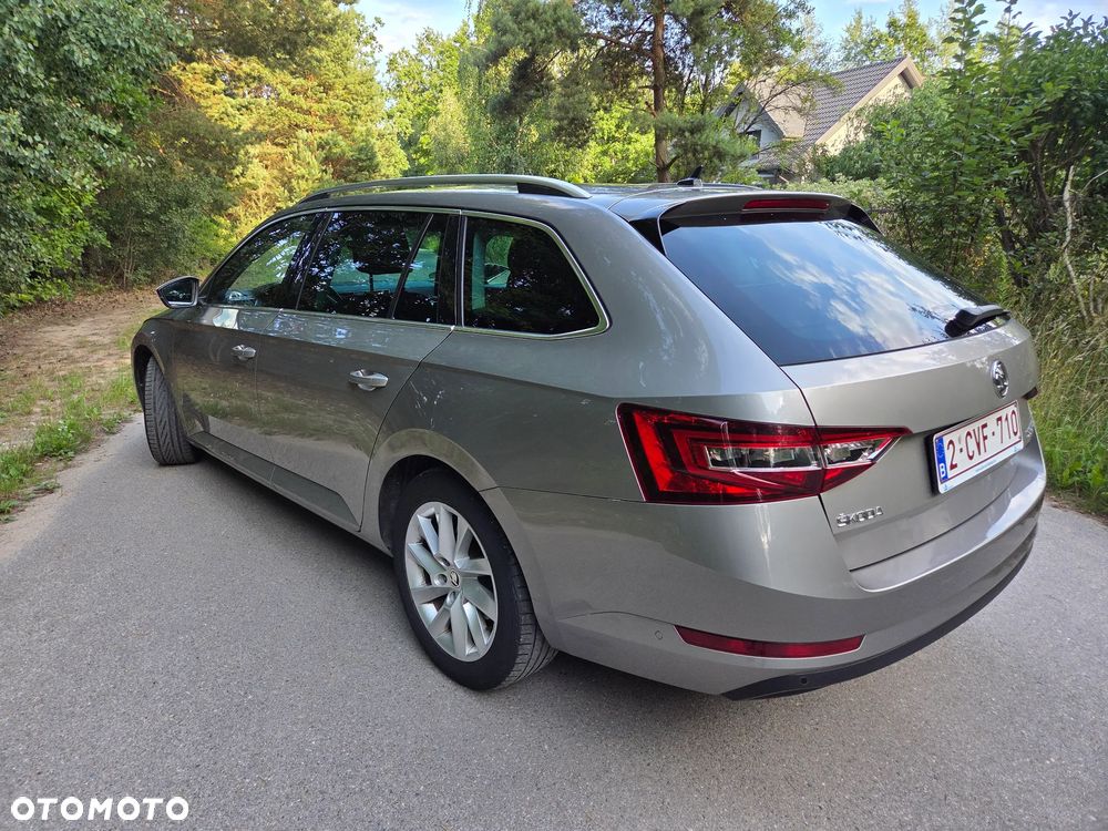 Skoda Superb 2.0 TDI Sportline - 2