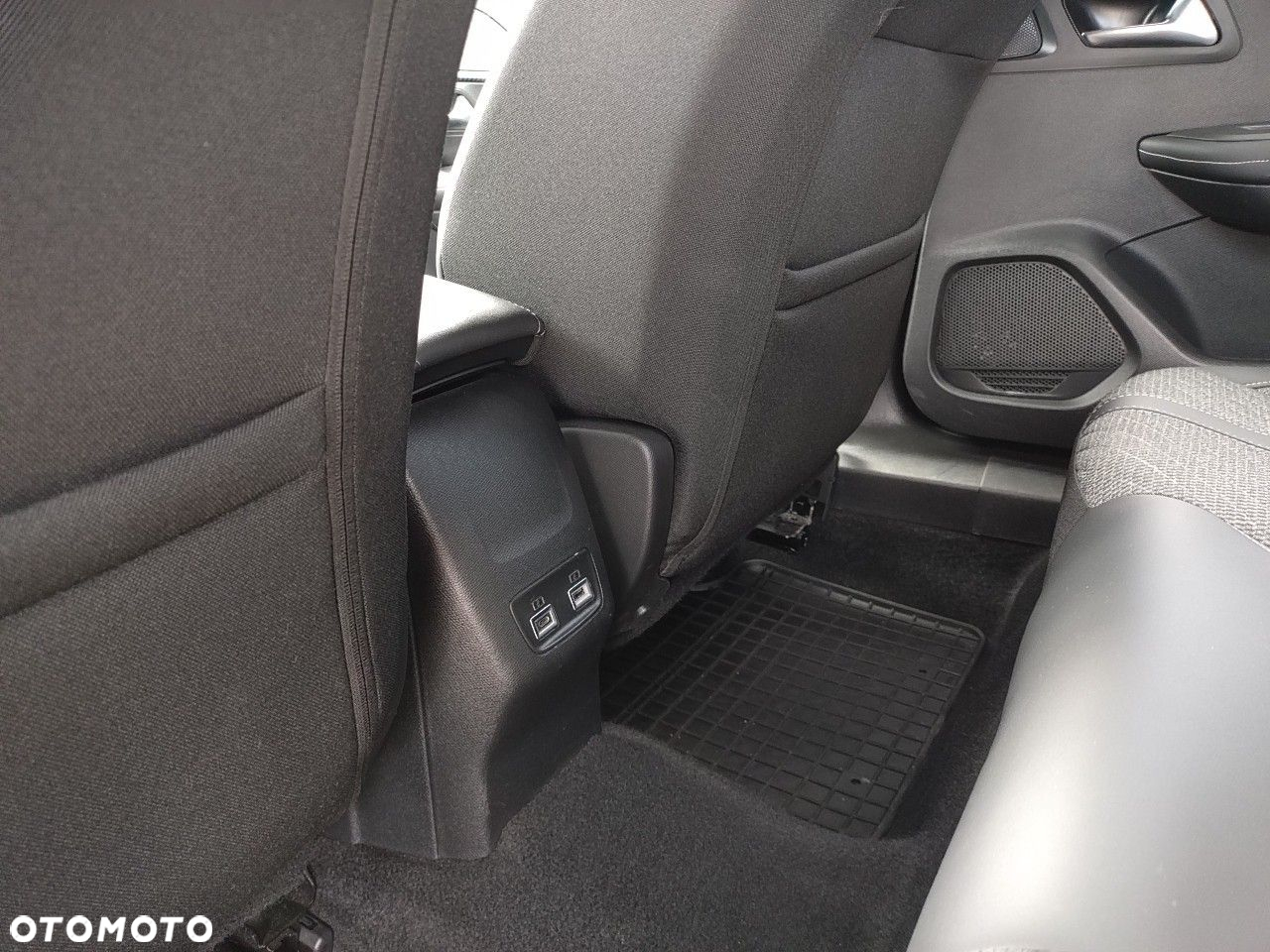 Peugeot 2008 1.2 PureTech Allure S&S EAT8 - 21