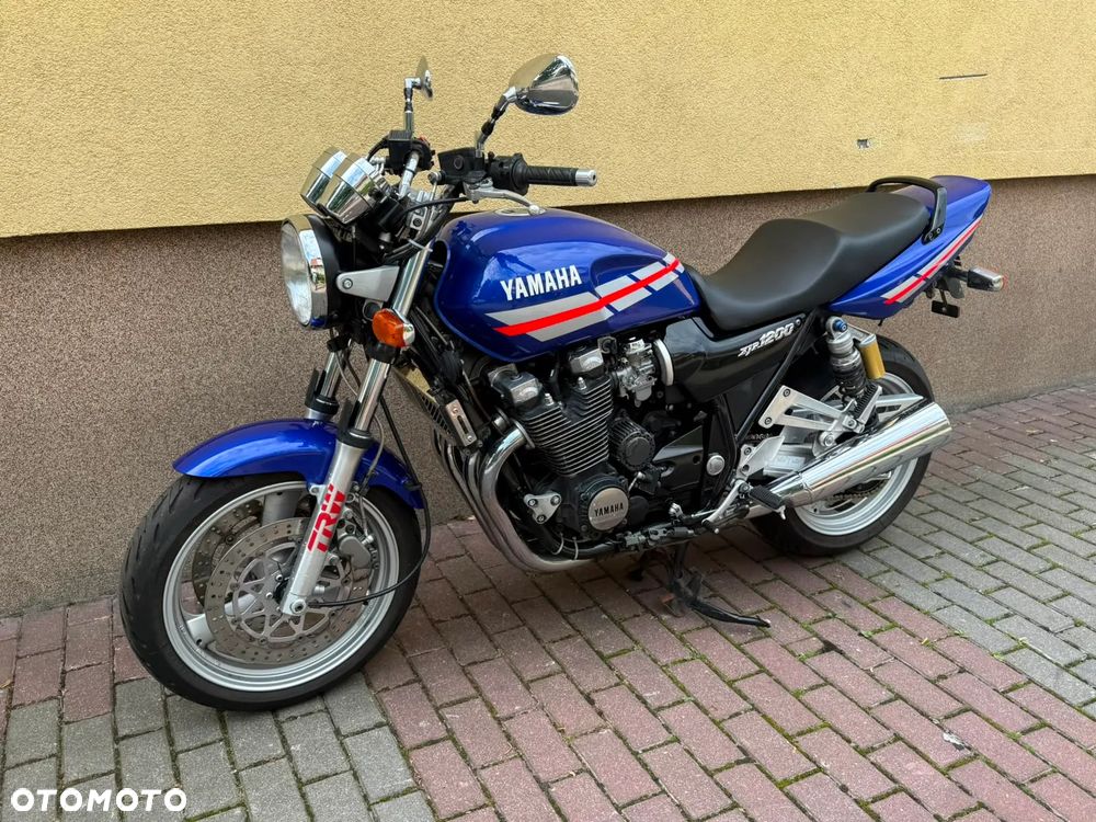 Yamaha XJR - 6