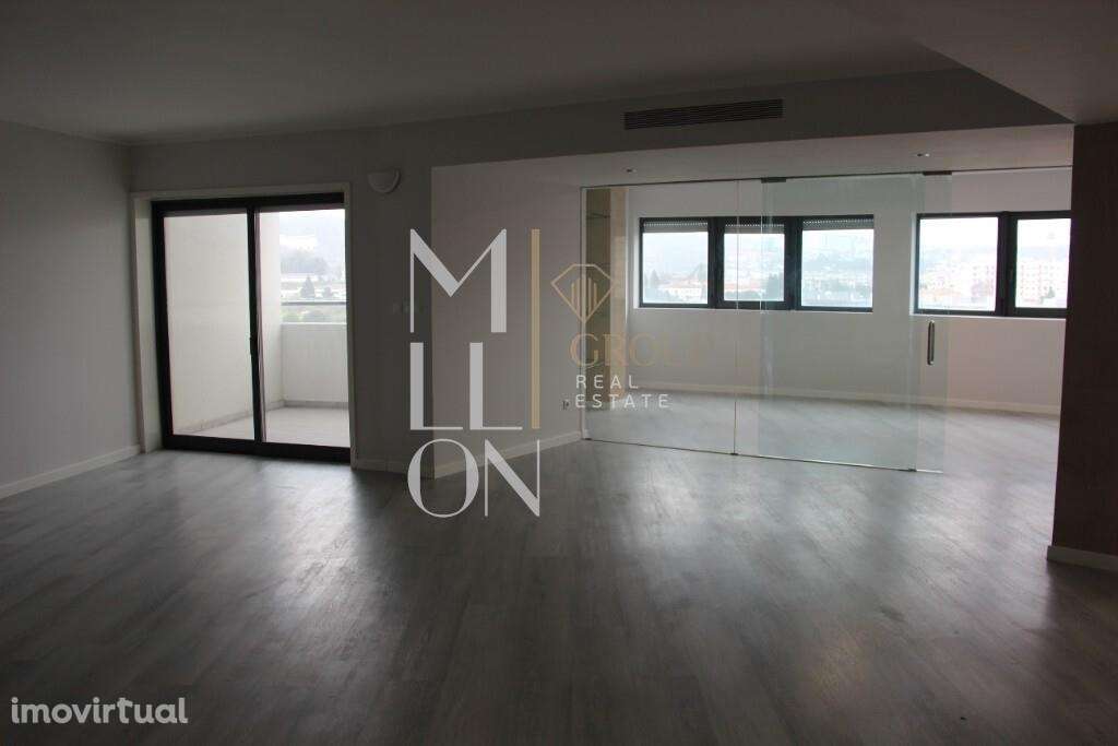 Apartamento T4 convertido em T3 de 255 M2, totalmente renovado - Grande imagem: 5/27