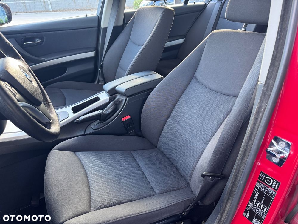 BMW Seria 3 320i Edition Exclusive - 27