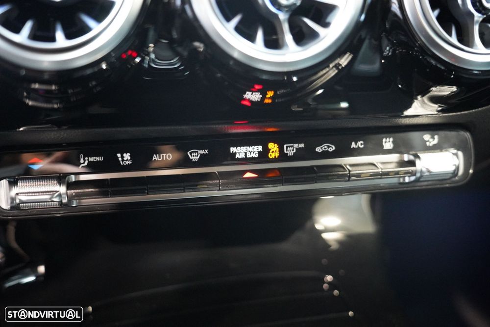 Mercedes-Benz A 250 ver-e-8g--dct-edition-amg-line - 19