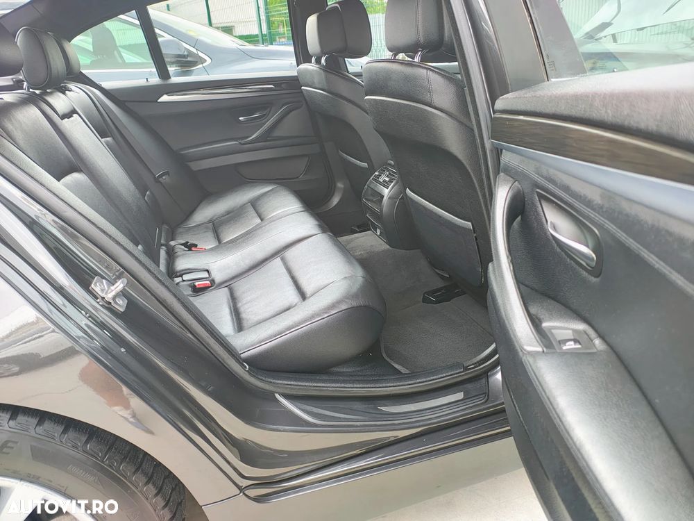 BMW Seria 5 520d Aut. Luxury Line - 22