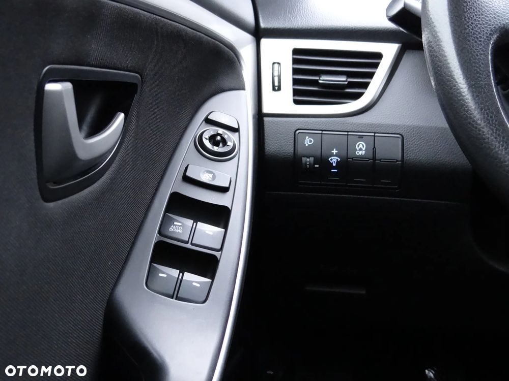 Hyundai i30 blue Kombi 1.6 CRDi Classic Navigation - 30