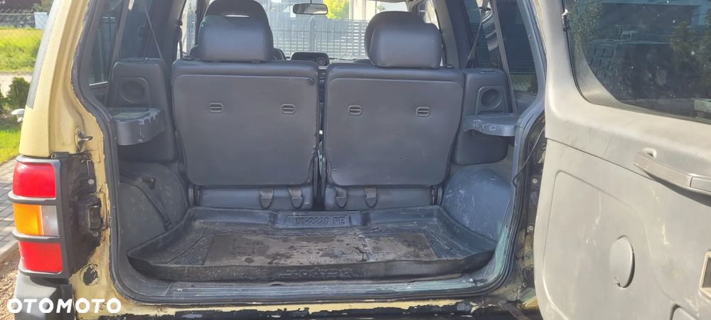 Mitsubishi Pajero - 14