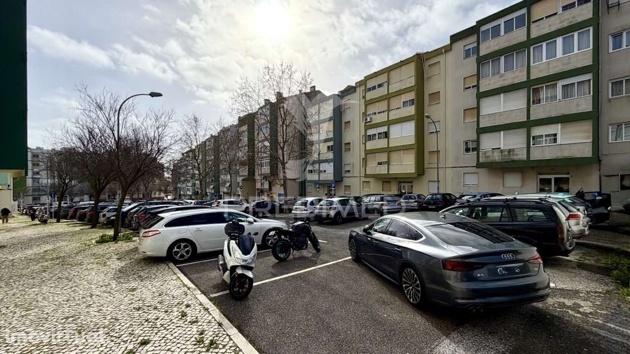 Apartamento T3 transformado em T2+1 - Grande imagem: 4/33