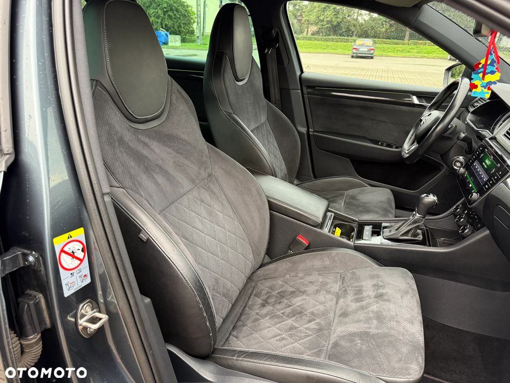 Skoda Superb 2.0 TDI DSG Sportline - 16