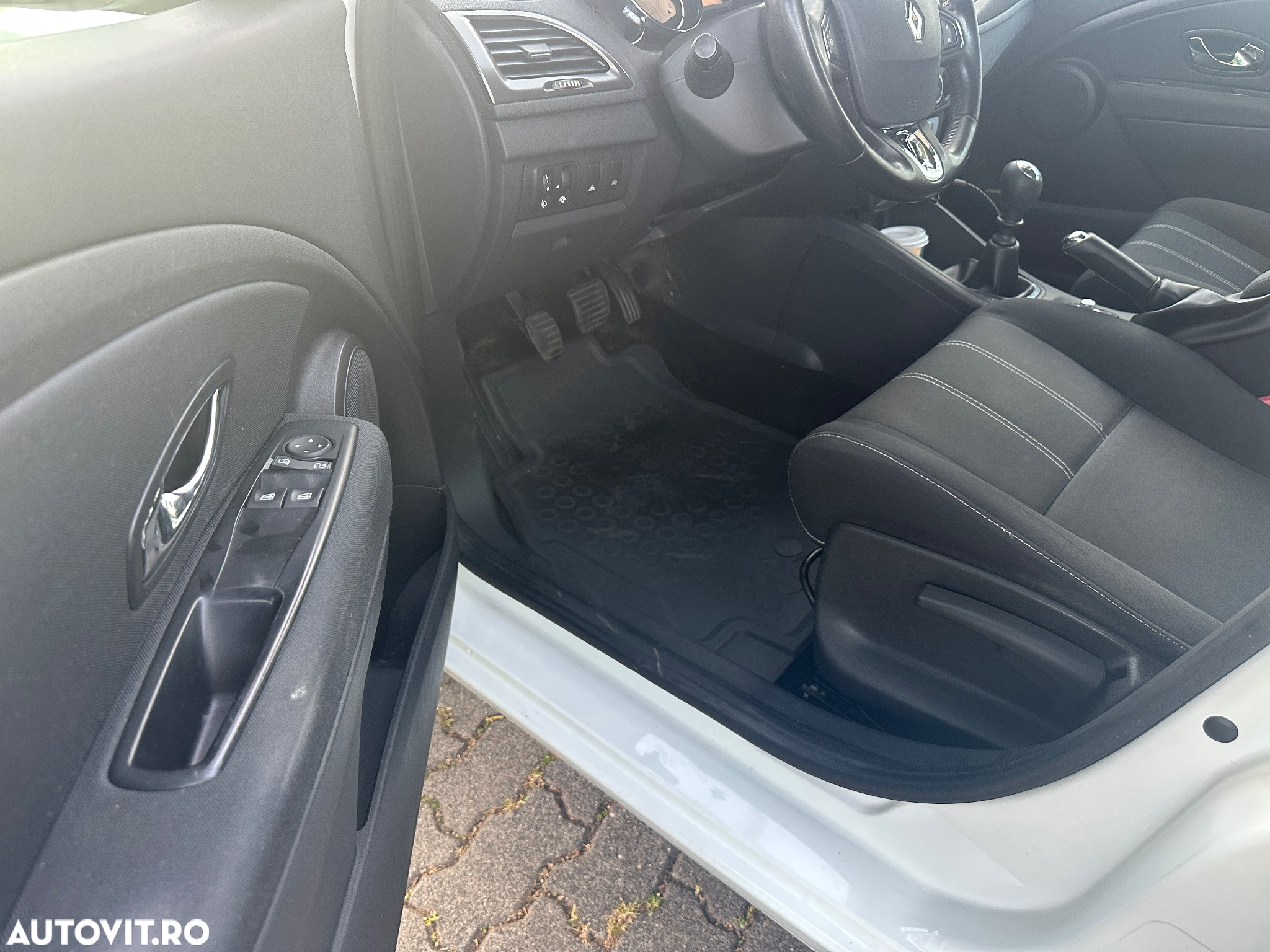 Renault Megane Coupe Energy dCi 110 FAP Start & Stop Expression - 8