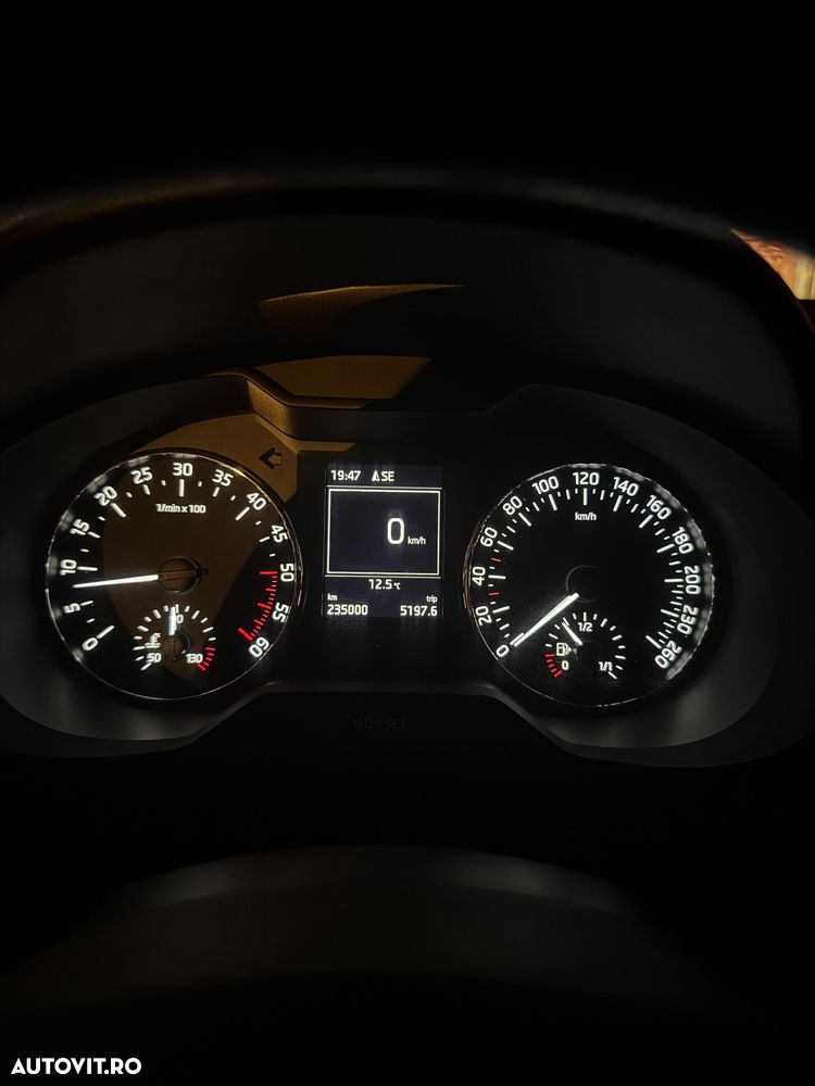 Skoda Octavia 2.0 TDI STYLE - 12