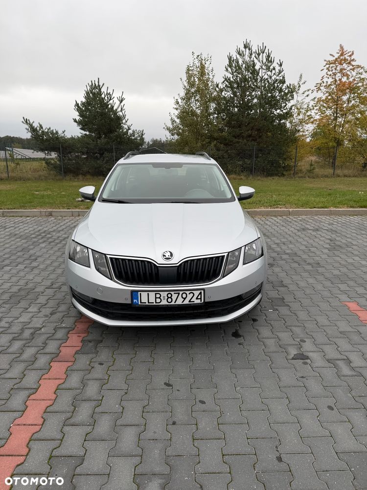 Skoda Octavia 2019 photo 2