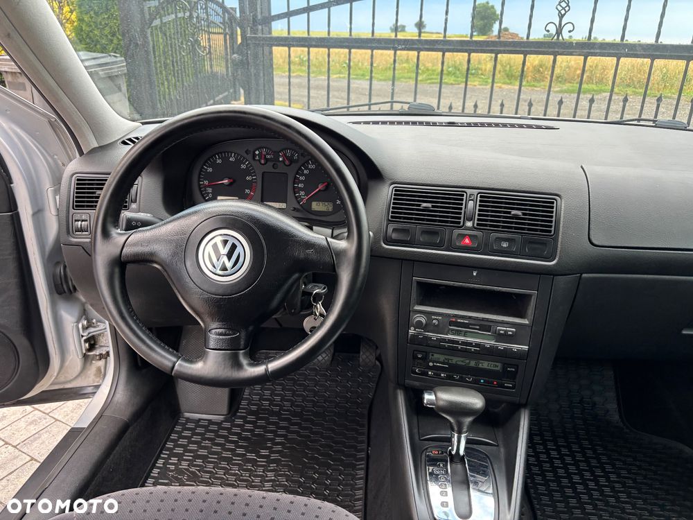 Volkswagen Golf 1.6 Trendline - 18