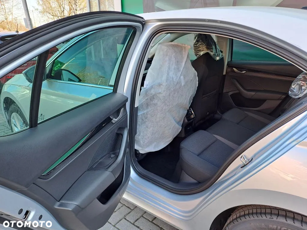 Skoda Octavia 1.5 TSI mHEV Edition 130 Selection DSG - 6
