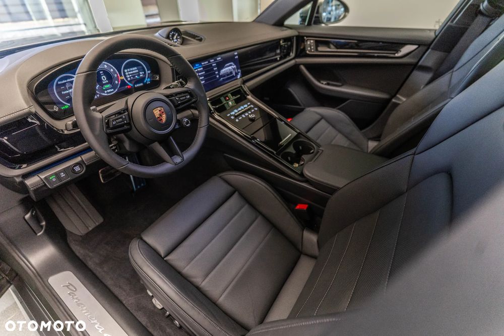 Porsche Panamera 4 E-Hybrid PHEV - 8