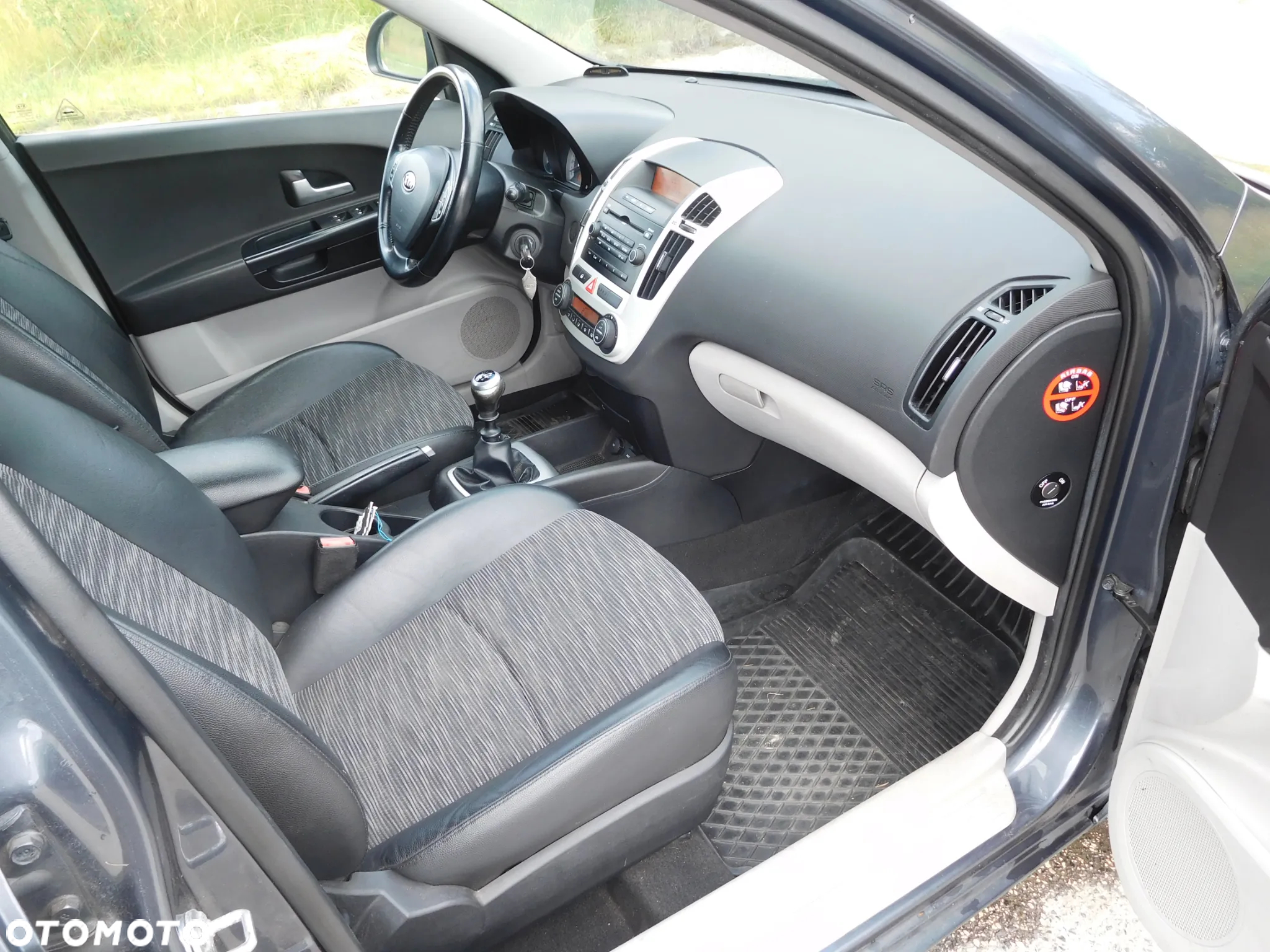 Kia Ceed Cee'd 2.0 crdi Comfort + - 8