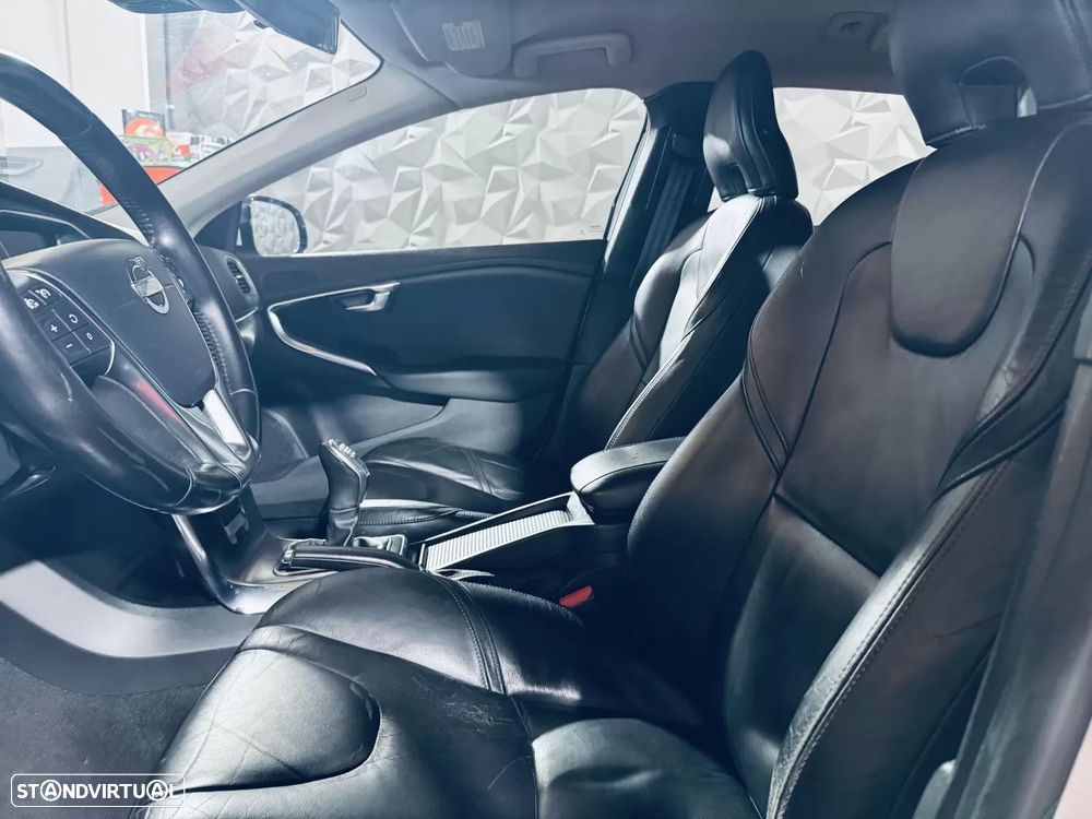 Volvo V40 1.6 D2 Momentum Eco - 28